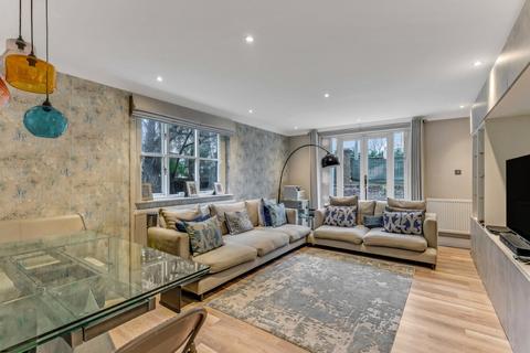 3 bedroom apartment for sale, West Heath Road, Hampstead