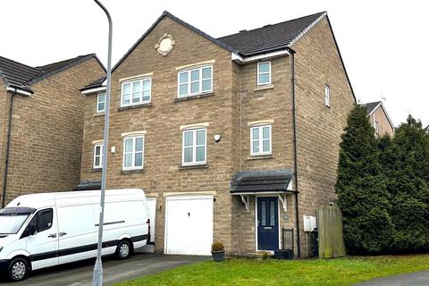 4 bedroom townhouse for sale, Summerley Court, Idle, Bradford