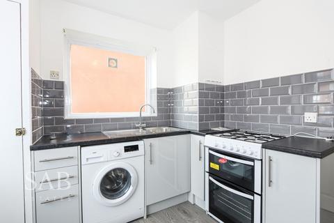 2 bedroom property to rent, Garden Close, Northolt, UB5