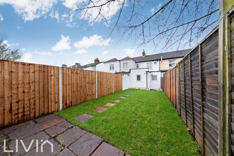 2 bedroom terraced house to rent, Thornton Heath CR7