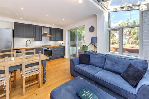 2 bedroom flat for sale, Constantine Road, Hampstead