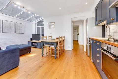 2 bedroom flat for sale, Constantine Road, Hampstead