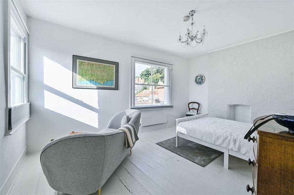 22 Croft road tn34 (29).jpg