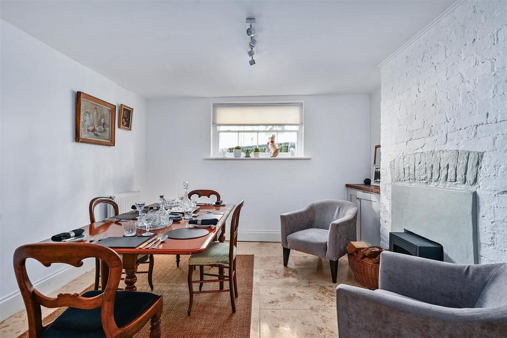 22 Croft road tn34 (10).jpg