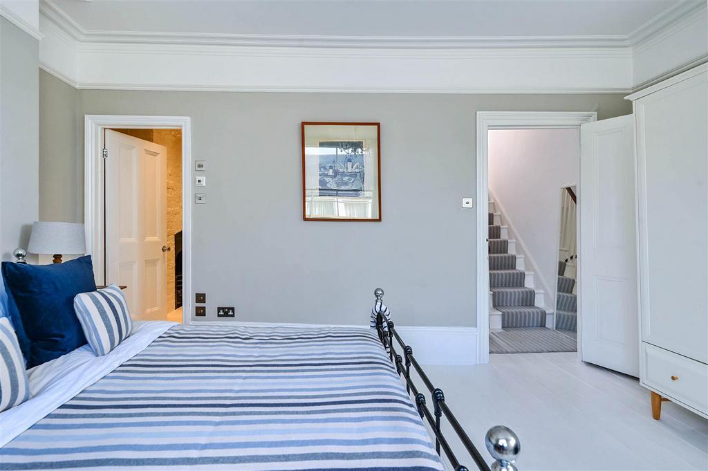 22 Croft road tn34 (25).jpg