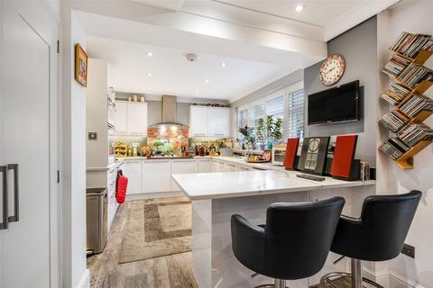 147 Hatch Lane, Windsor, SL4 3RL