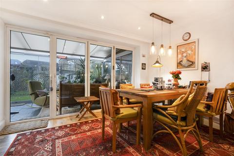 147 Hatch Lane, Windsor, SL4 3RL