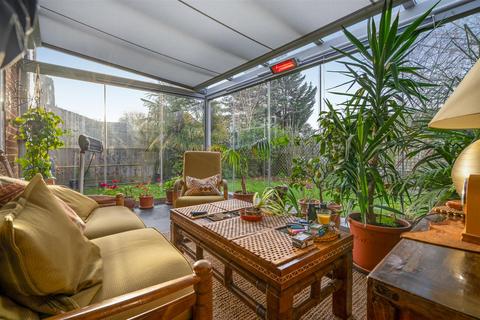 147 Hatch Lane, Windsor, SL4 3RL