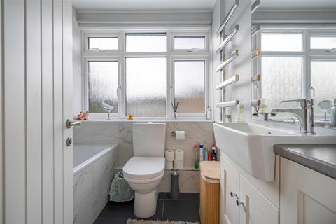 147 Hatch Lane, Windsor, SL4 3RL