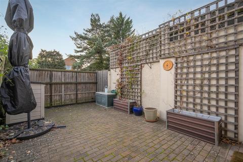 147 Hatch Lane, Windsor, SL4 3RL