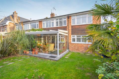 147 Hatch Lane, Windsor, SL4 3RL