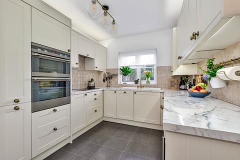 2 bedroom flat for sale, The Grange, Chorleywood Close, Rickmansworth