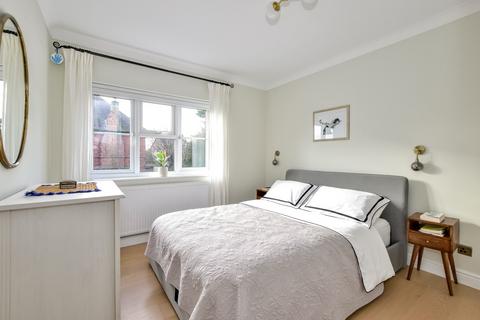 2 bedroom flat for sale, The Grange, Chorleywood Close, Rickmansworth