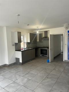 2 bedroom flat to rent, Birmingham New Road, Dudley