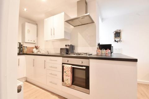 2 bedroom apartment for sale, Sandy Lane, Walton-on-Thames, KT12