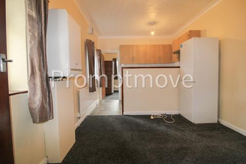 1 bedroom flat to rent, Russell Rise Luton LU1 5ET