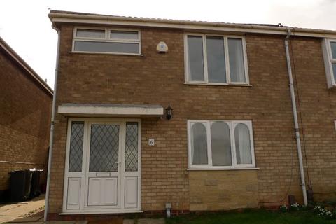 3 bedroom semi-detached house to rent, Kirby Drive