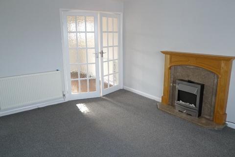 3 bedroom semi-detached house to rent, Kirby Drive