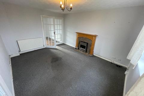 3 bedroom semi-detached house to rent, Kirby Drive