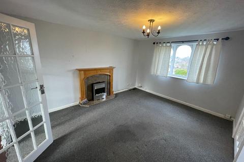 3 bedroom semi-detached house to rent, Kirby Drive