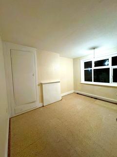 3 bedroom terraced house to rent, Betchworth Road, Ilford IG3