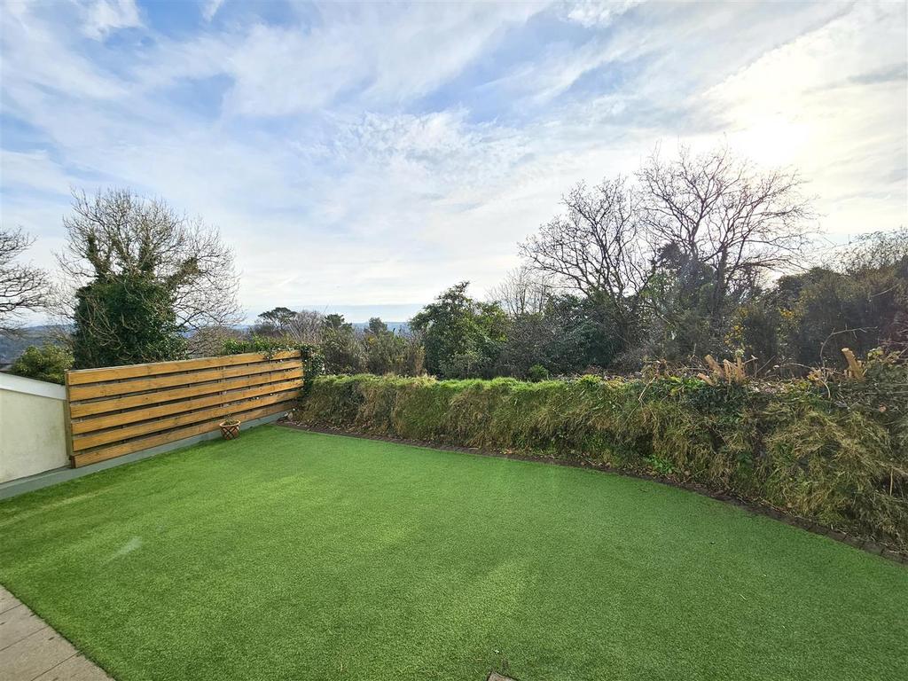 Rear Gardens (2).jpg