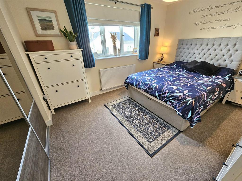 Bedroom 1.jpg