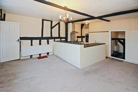 2 bedroom maisonette to rent, Market Street, Sandwich