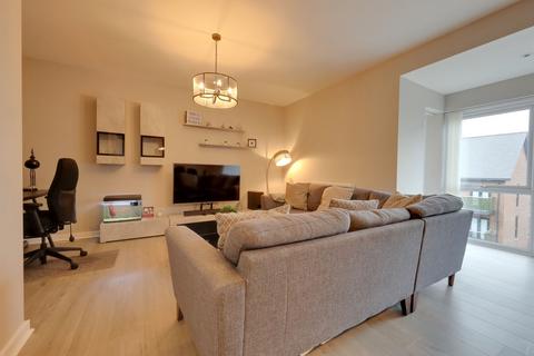 2 bedroom apartment for sale, Craftmans Crescent, Priory Court, RH15