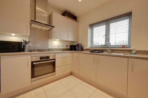 2 bedroom apartment for sale, Craftmans Crescent, Priory Court, RH15