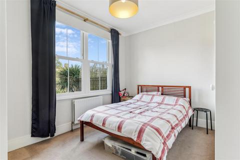 2 bedroom flat for sale, Rusthall Avenue, Chiswick