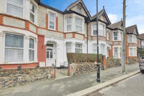 1 bedroom flat for sale, Silverdale Avenue, Westcliff-on-sea, SS0