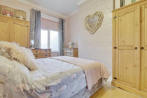 1 bedroom flat for sale, Silverdale Avenue, Westcliff-on-sea, SS0