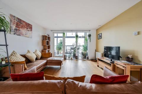 3 bedroom flat for sale, Bessemer Place, SE10, North Greenwich, London, SE10