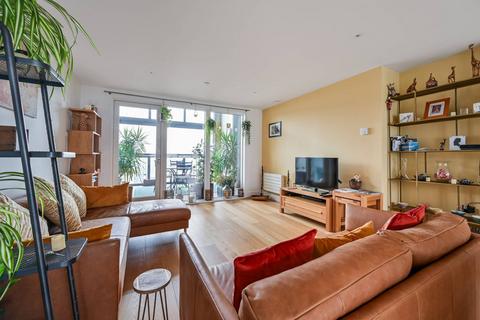 3 bedroom flat for sale, Bessemer Place, SE10, North Greenwich, London, SE10