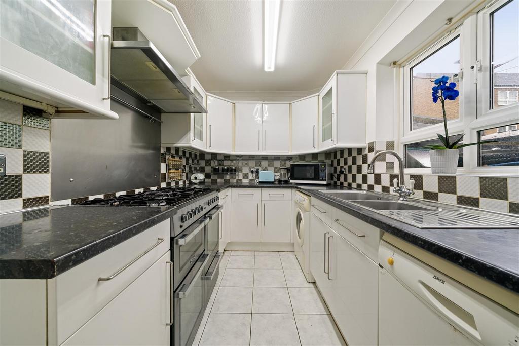 14 Belgrawe Road TW4001.jpg