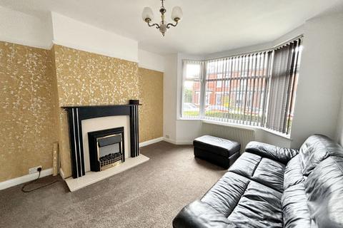 3 bedroom semi-detached house to rent, Alexandra Road, Manchester M30