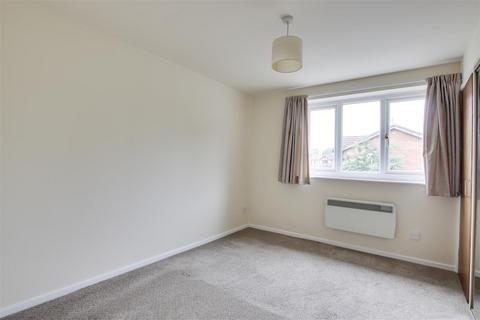 2 bedroom terraced house to rent, Tudor Close, Colwick NG4