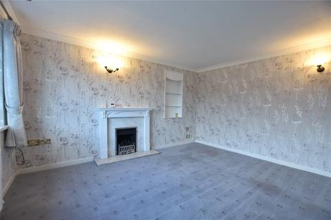8 Ullswater Avenue, Royton, Oldham, OL2 6SU