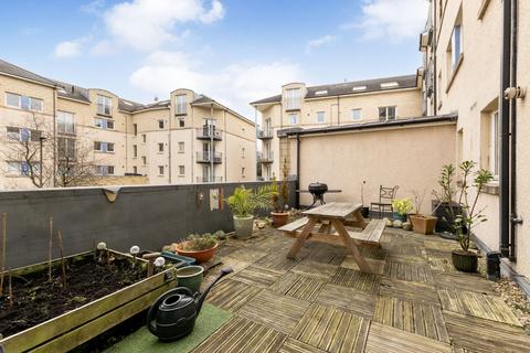 2 bedroom flat for sale, 106/2 Crewe Road North, Crewe, Edinburgh, EH5 2NE