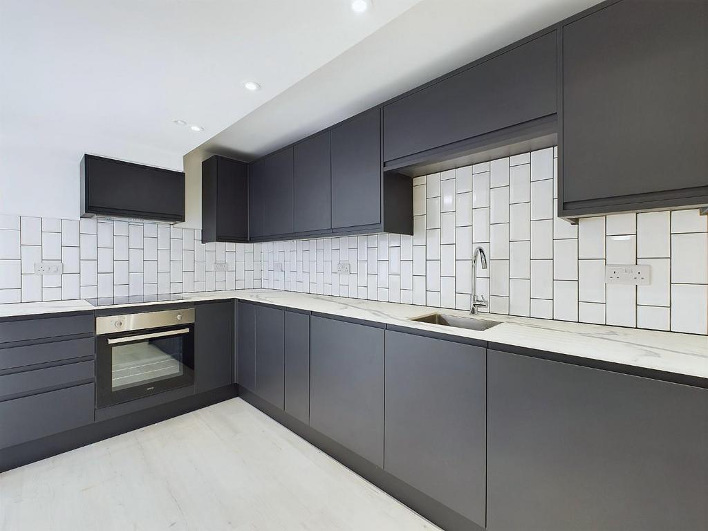 14 - Four Bedroom Flat For Sale, Westbury-on-Trym.