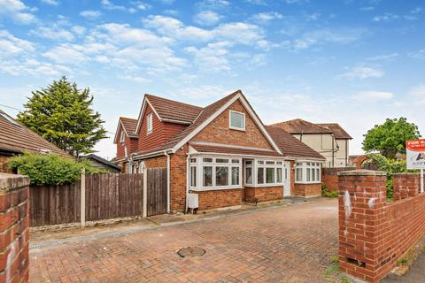 4 bedroom house for sale, Station Crescent, Ashford TW15