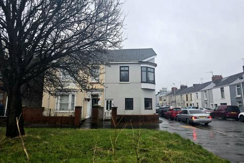 4 bedroom semi-detached house for sale, College Square, Llanelli SA15