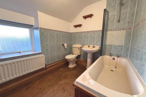 102 Washerwall Lane, Werrington, Stoke-on-trent, ST9 0LR