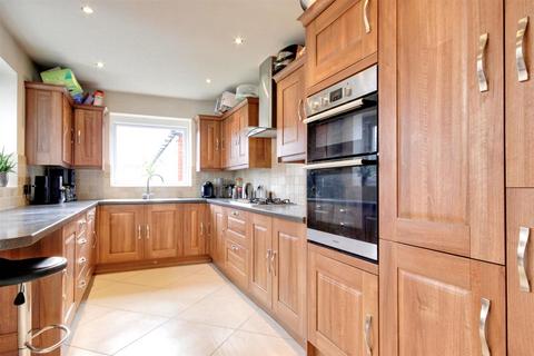 4 bedroom semi-detached house for sale, Carr Lane, Willerby, Hull