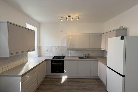 2 bedroom flat to rent, Kilnside Road, Paisley