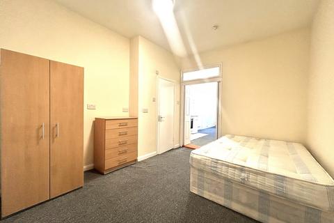 1 bedroom flat to rent, Woolstone Road London SE23