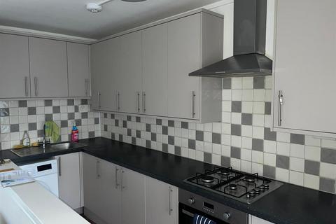 1 bedroom house to rent, Flat in Woodchester Square, London W2