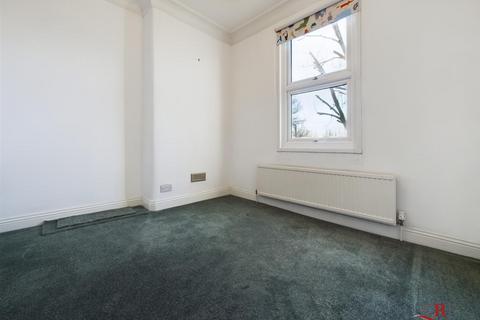 2 bedroom flat to rent, Milton Avenue, London, NW10