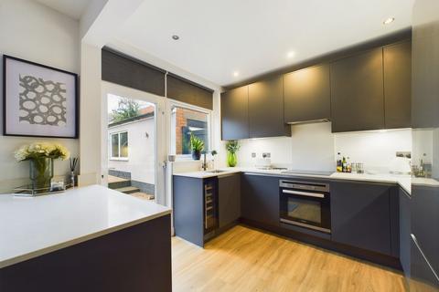 41 Brooklands Drive, Gedling, Nottingham, NG4 3GU